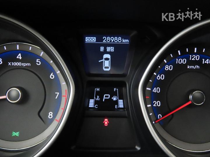 Hyundai i30 New 1.6 GDI Unique 9