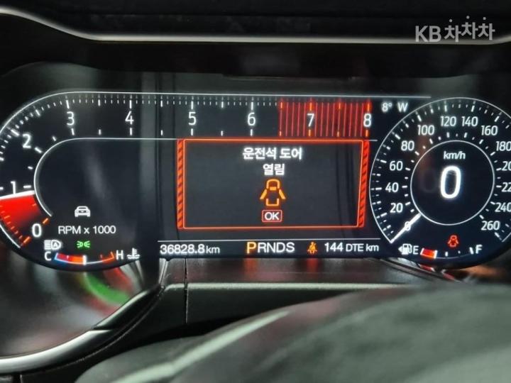 Ford Mustang Coupe Premium 6