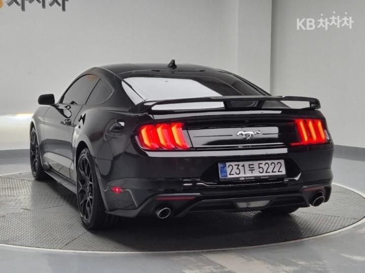 Ford Mustang Coupe Premium 5