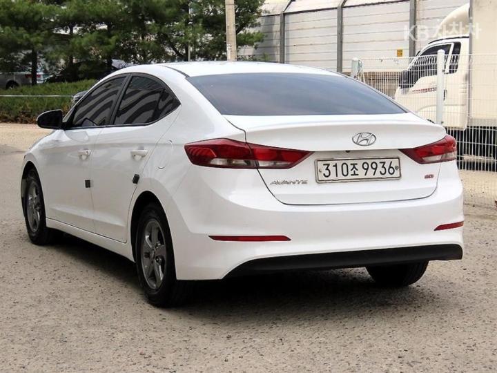 Hyundai Avante AD 1.6 GDi Smart 4