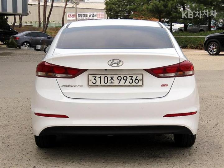 Hyundai Avante AD 1.6 GDi Smart 5