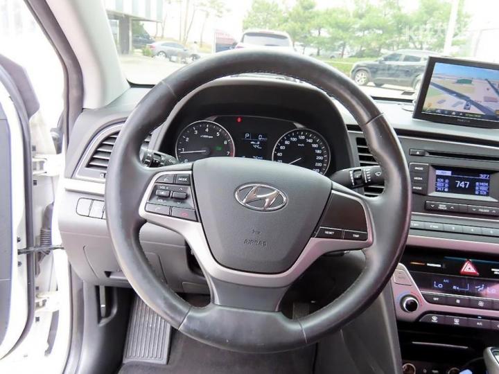 Hyundai Avante AD 1.6 GDi Smart 9