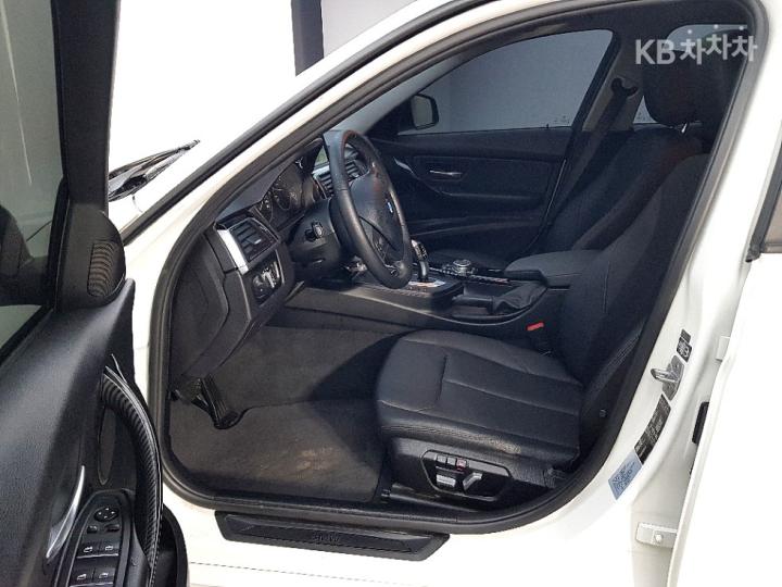 BMW 3 Series New 320d F30 9