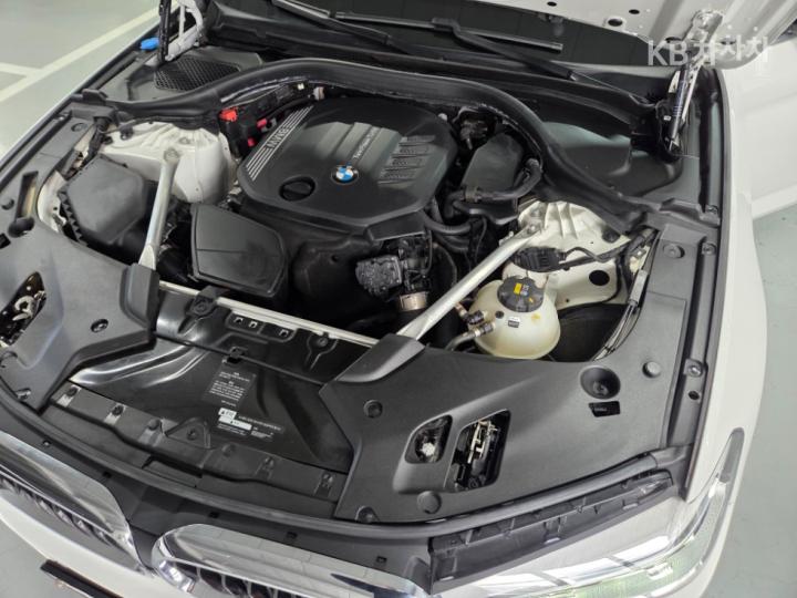 BMW 5 Series G30 520d M Sport Plus 9