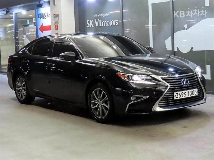 Lexus ES New 300h Supreme