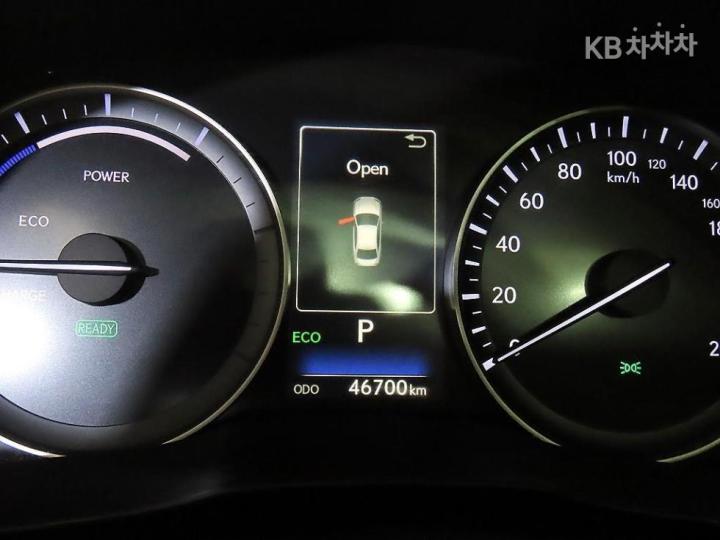 Lexus ES New 300h Supreme 10