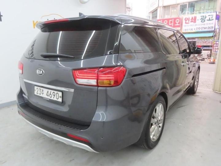 Kia Carnival 2.2 Diesel Noblesse 4