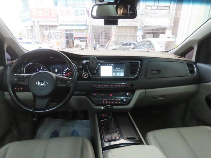 Kia Carnival 2.2 Diesel Noblesse 8