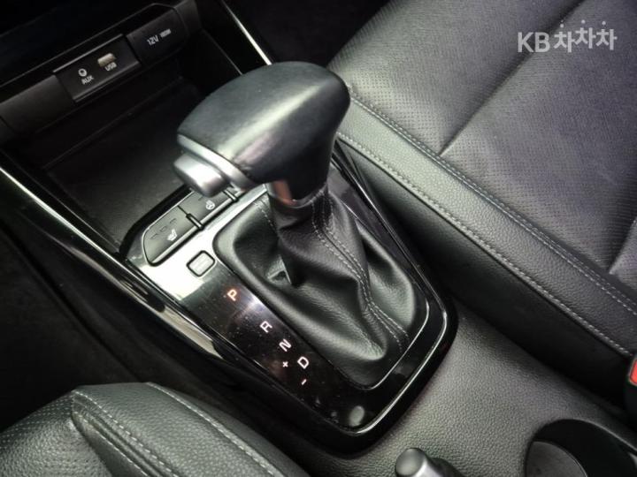 Kia Stonic Diesel 1.6 VGT Prestige 9