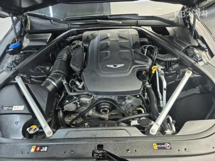 Genesis EQ900 3.8 GDI AWD Premium Luxury 6