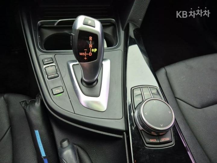 BMW 3 Series New 320d F30 9