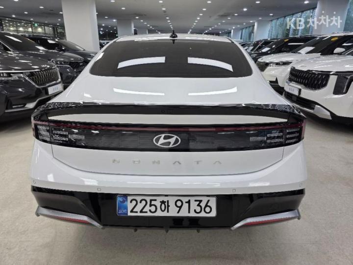 Hyundai Sonata The Edge DN8 1.6 Turbo Exclusive 4