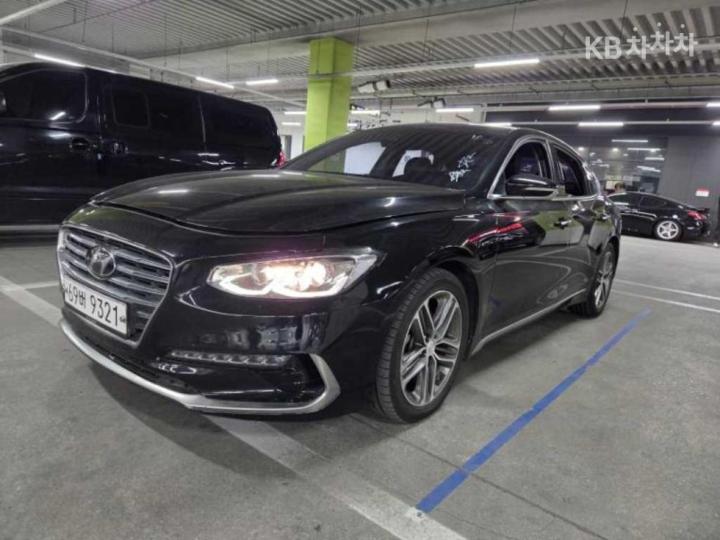 Hyundai Grandeur IG Diesel 2.2 Premium Special 3