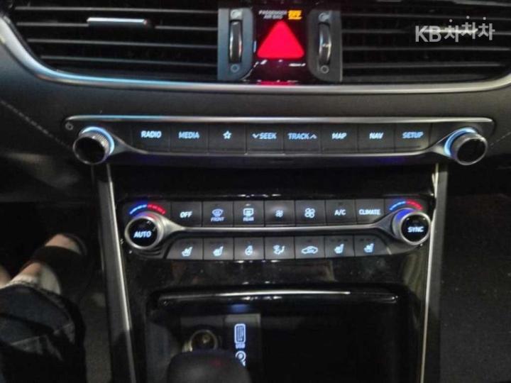Hyundai Grandeur IG Diesel 2.2 Premium Special 10