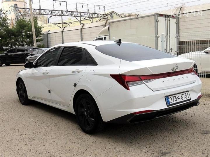 Hyundai Avante Hybrid CN7 Modern 4