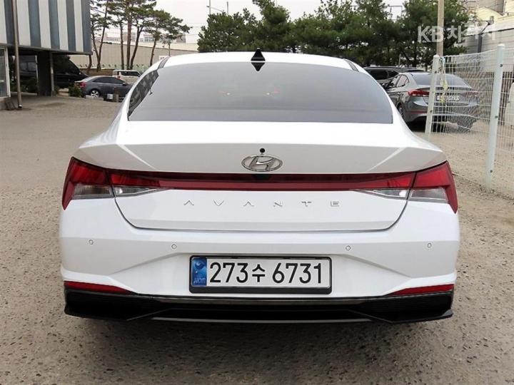 Hyundai Avante Hybrid CN7 Modern 5