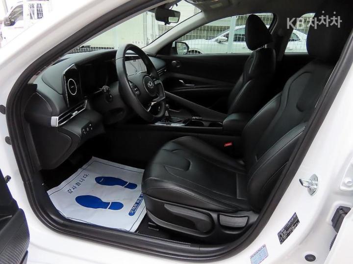 Hyundai Avante Hybrid CN7 Modern 6