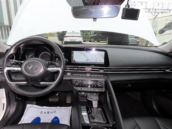 Hyundai Avante Hybrid CN7 Modern 8