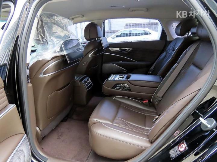 Kia K9 The 3.3 GDI AWD Base Type 7