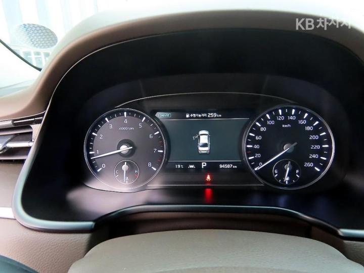 Kia K9 The 3.3 GDI AWD Base Type 10