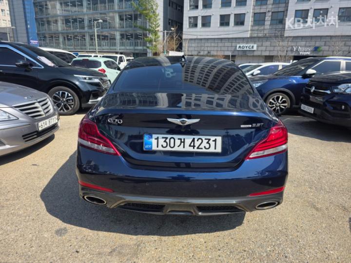 Genesis G70 SPORT 3.3T SPORT AWD Prestige 7