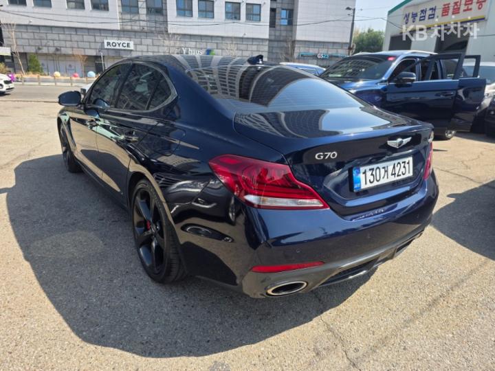 Genesis G70 SPORT 3.3T SPORT AWD Prestige 8