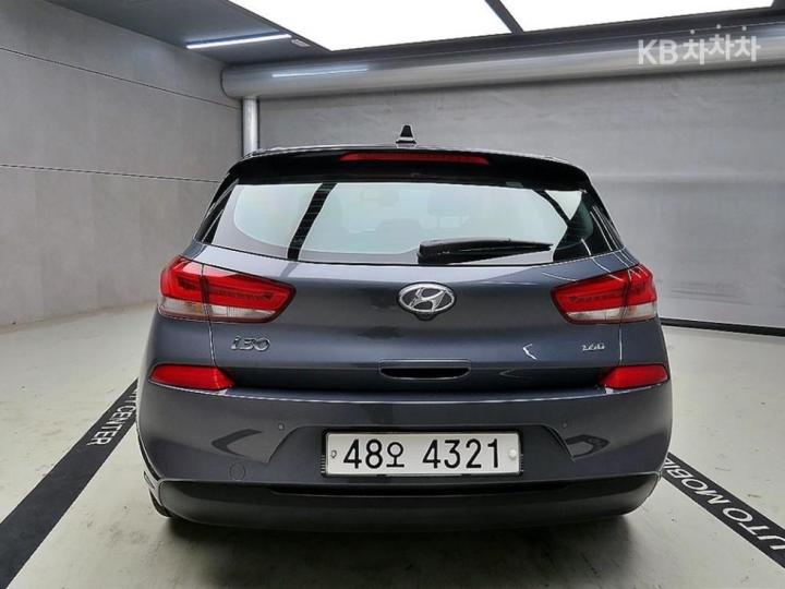 Hyundai i30 PD Diesel 1.6 Smart 4