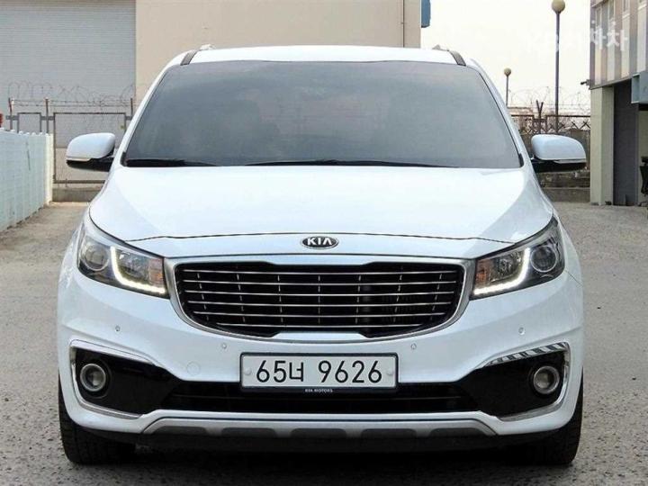 Kia Carnival 2.2 Diesel Luxury
