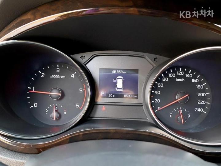 Kia Carnival 2.2 Diesel Limousine President 7