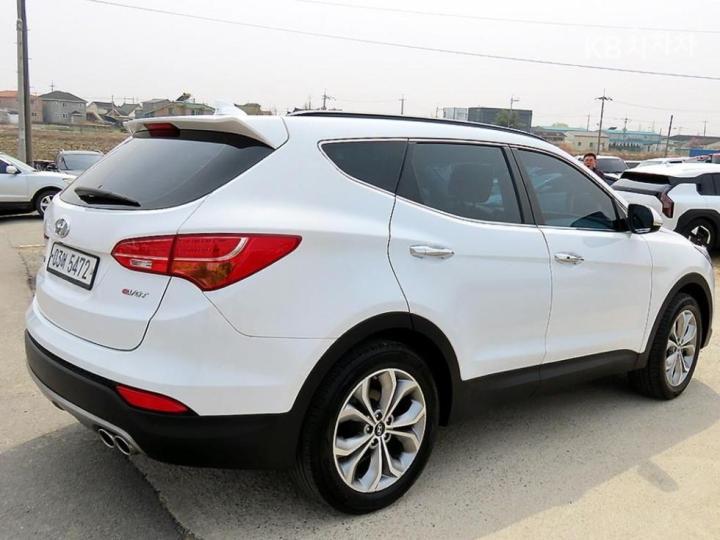 Hyundai Santa Fe DM R2.0 2WD PREMIUM Base Type 4