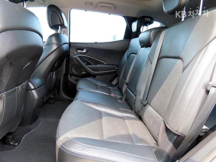 Hyundai Santa Fe DM R2.0 2WD PREMIUM Base Type 7