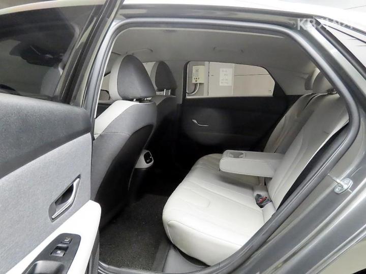 Hyundai Avante CN7 1.6 Gasoline Inspiration 7