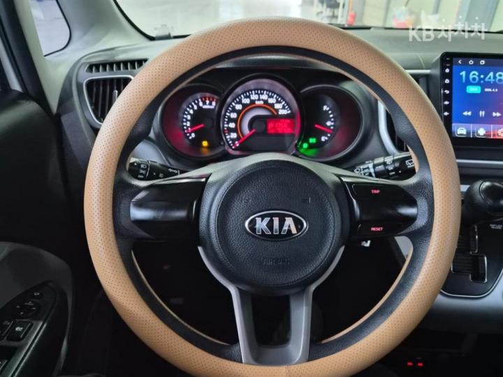 Kia Ray Van 1.0 Gasoline Van Premium Type 9