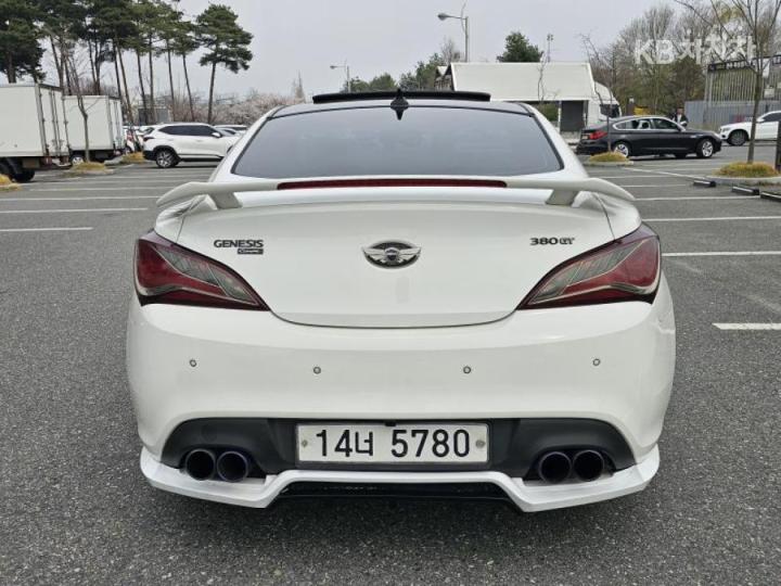 Hyundai Genesis Coupe 380 GT-RW 5