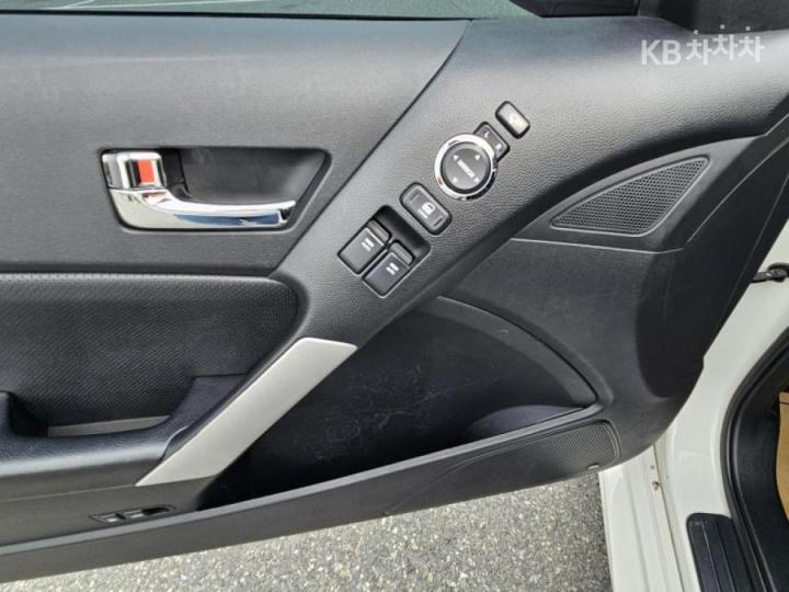 Hyundai Genesis Coupe 380 GT-RW 9