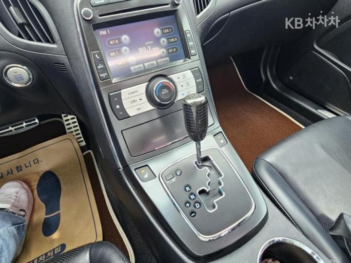 Hyundai Genesis Coupe 380 GT-RW 10