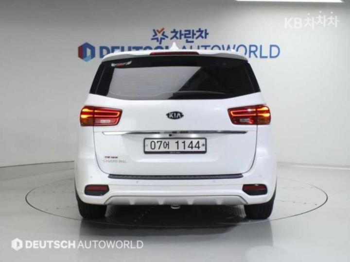 Kia Carnival 2.2 Diesel Noblesse Special 5