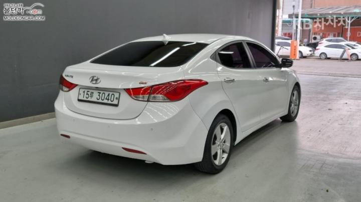 Hyundai Avante MD M16 GDI New 3