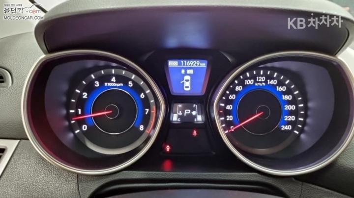 Hyundai Avante MD M16 GDI New 6