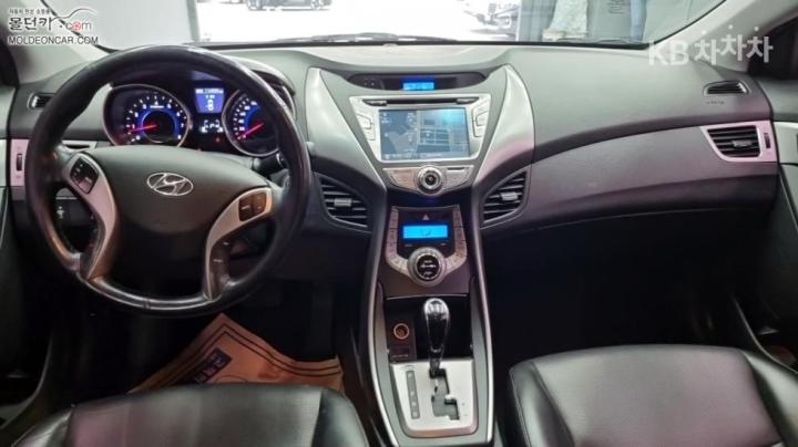 Hyundai Avante MD M16 GDI New 8