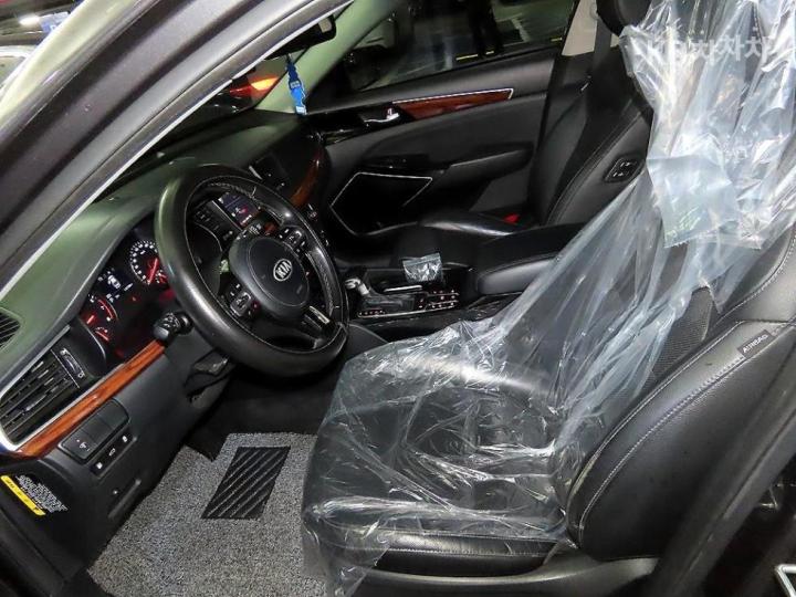 Kia K7 3.0 LPi Luxury 7