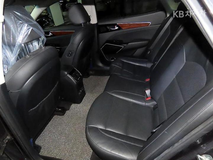 Kia K7 3.0 LPi Luxury 8