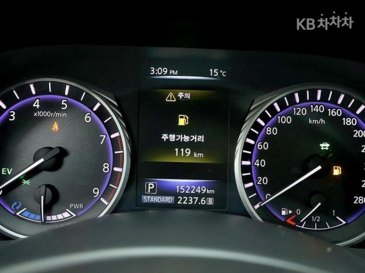 Infiniti Q50 3.5 S Hybrid Essence 7