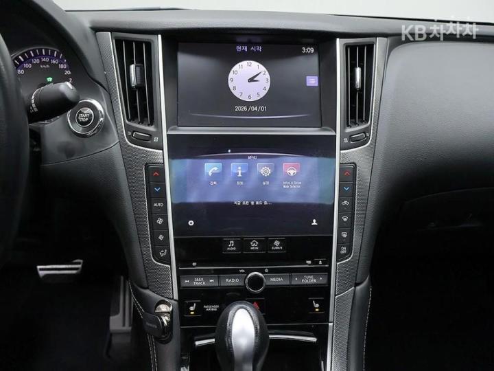 Infiniti Q50 3.5 S Hybrid Essence 10