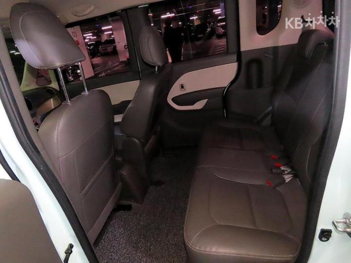 Kia Ray 1.0 Gasoline Prestige 8