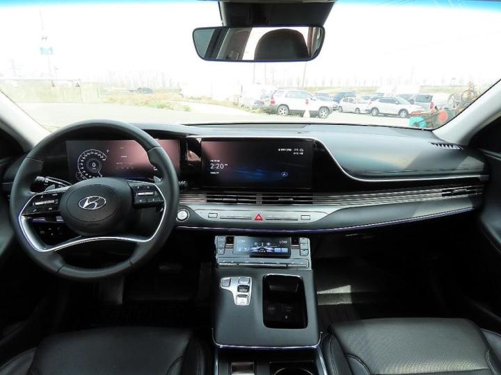 Hyundai Grandeur 2.5 LeBlanc 10