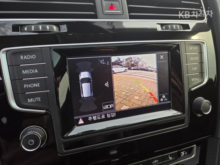 Volkswagen Golf 2.0 TDI MK7 10