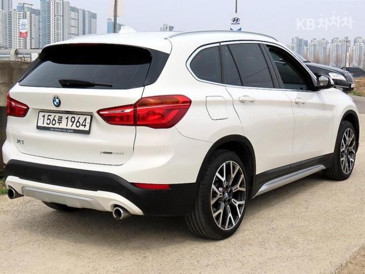 BMW X1 F48 xDrive 20i M Sport Package 4