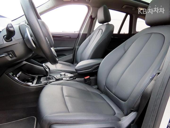 BMW X1 F48 xDrive 20i M Sport Package 6