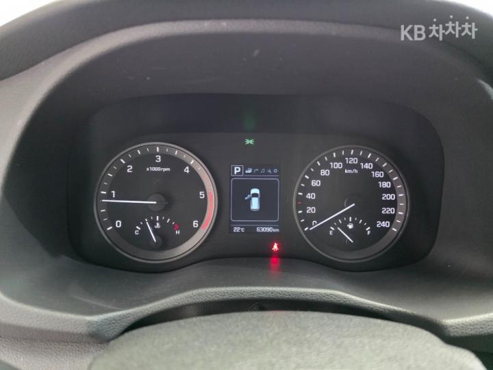 Hyundai Tucson Diesel e-VGT R 2.0 4WD Style 6